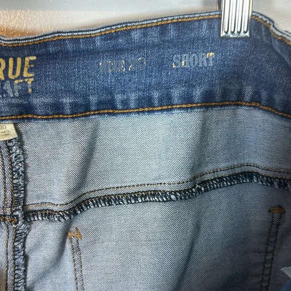 True Craft Distressed Denim Shorts Women’s Size 20 - Picture 8 of 9